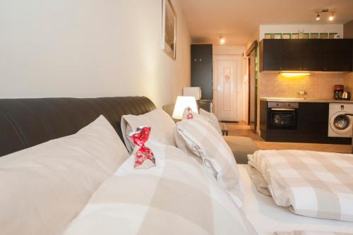 Gloria Apartment - main image