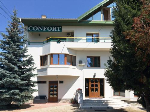 Pensiunea Confort – khách sạn tại Scheia
