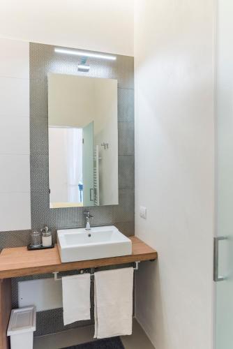 A Misura Duomo Rooms & Apartment Room Type - Deluxe Double Room with Extra Bed A Misura Duomo Rooms & Apartment Room Type - Deluxe Double Room with Extra Bed