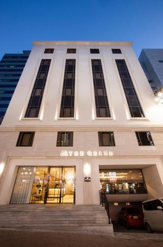 The Grand Hotel Myeongdong, Soul