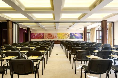 ROYAL BEACH HOTEL apartment - image 12
