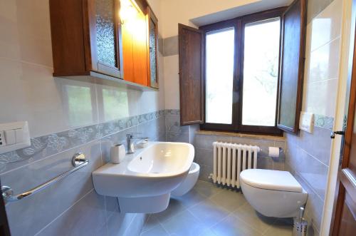 Superior Family Room image 10