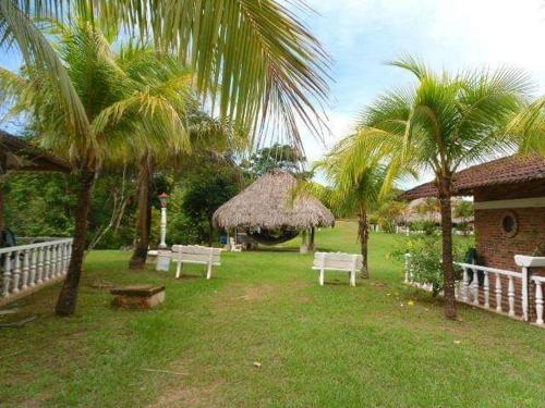 Hotel Campestre Luna Roja in Puerto Lopez