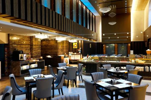 Restaurant, Golden Tulip - Aesthetics in Miaoli