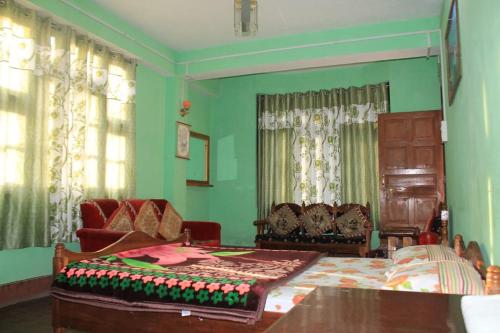 Vamoose Olive Homestay Aritar