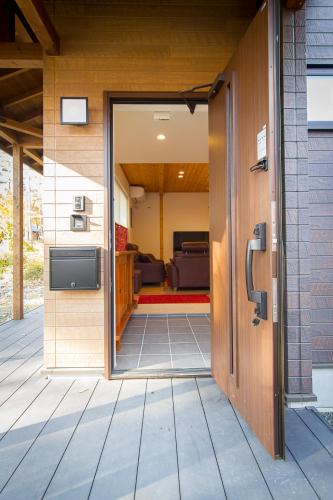 森のロッジ シャレー