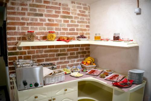 Ana Boutique - image 8