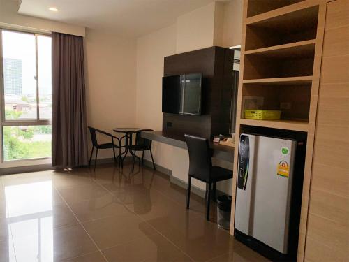 Clover Hotel Hatyai Room Type - Twin Room with Balcony