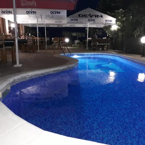 Yuzhni Noshti Hotel