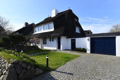 Holiday home in Wenningstedt 