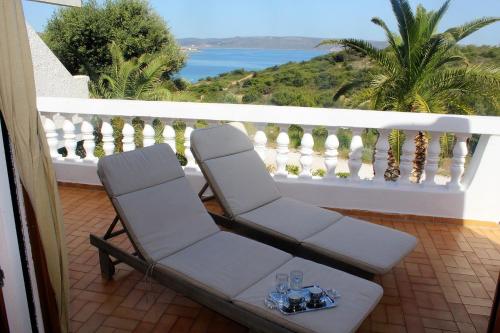 Villa AZURE SUNRISE 40m. from the sandy beach. gîte à louer Órmos Legrená