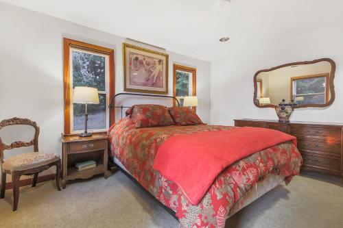 Greenvale Retreat - image 2