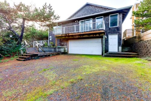 Frannie's Beachfront - image 8