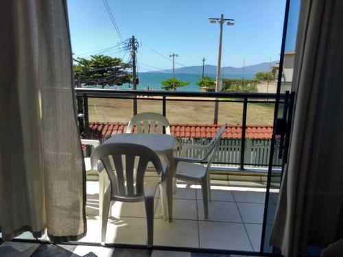 Excelente apto 2 quartos de frente para o mar em Garatucaia - Mangaratiba