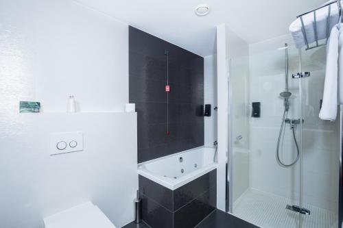Emerald Hotel Room Type - Junior Suite