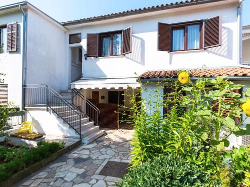  Apartments Nives in Poreč