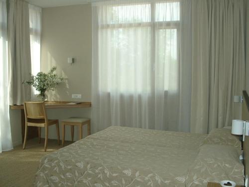 1 queen bed
