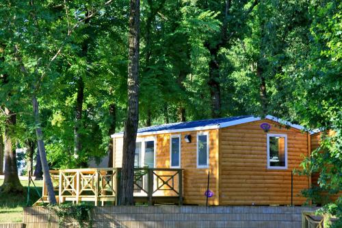 Albirondack Camping Lodge & Spa