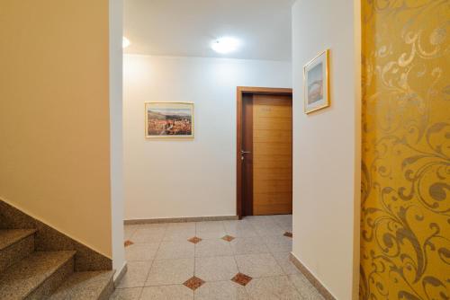 Hotel Mod - image 13