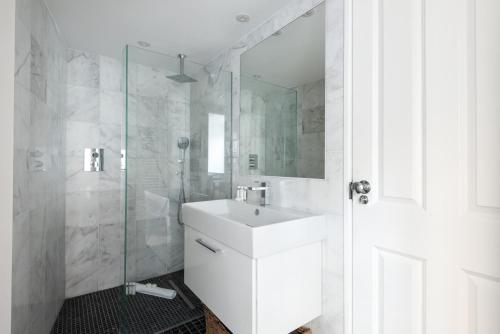 Kennington Road by Onefinestay
