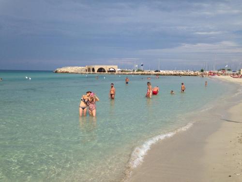  Villa Claudio a pochi passi dal mare, Pension in San Foca