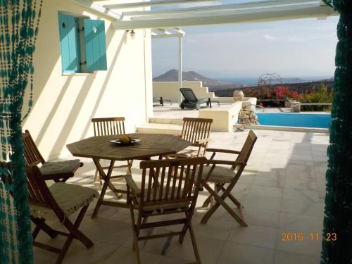 Villa Mirtula, mountain retreat with a plonge pool gîte à louer Paros