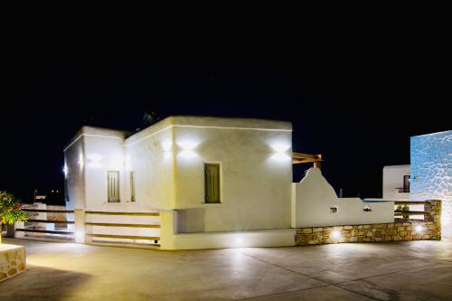 A szálláshely kívülről, Aeris suites in Koufonisia