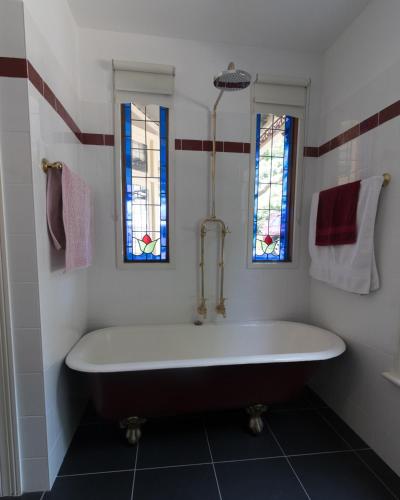 浴室, The Oaks Lilydale Accommodation in 利利代爾