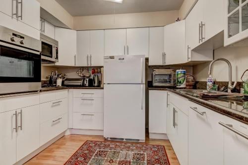 Kudu Apartments and Vacation Rentals - image 9