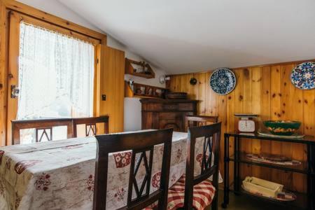 Kitchen, CENTRAL WOODEN CHALET WITH FOREST VIEW in Palu