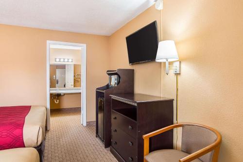 Econo Lodge Jacksonville near Little Rock Air Force Base