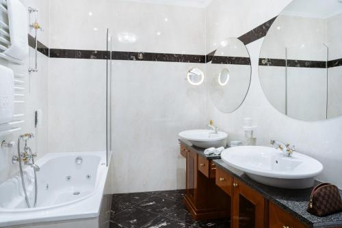 Linden Tree Suite