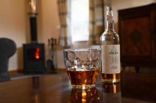 อาหารและเครื่องดื่ม, Achalic Beag in เลแรกส์