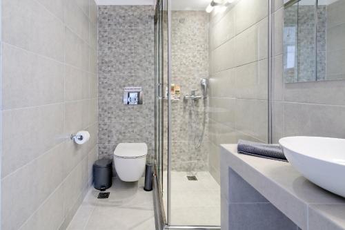 Three-Bedroom Apartment image 8