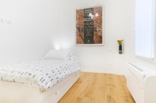 GetThekey San Vitale Apartment - image 3