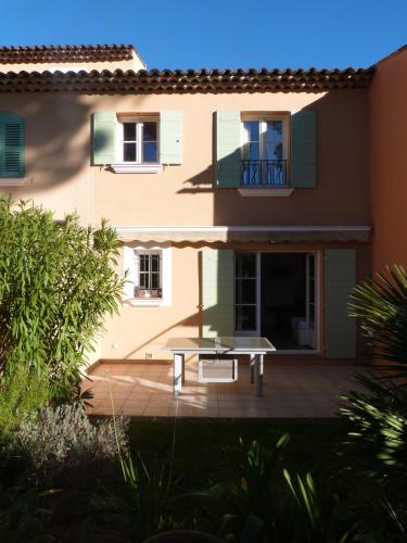 GASLIND - Golfe de St-Tropez - Mazet dans domaine privé avec piscine - Location, gîte - Gassin