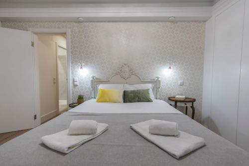  LovelyStay - Vintage Flat Near Santa Justa Elevator! in Lissabon