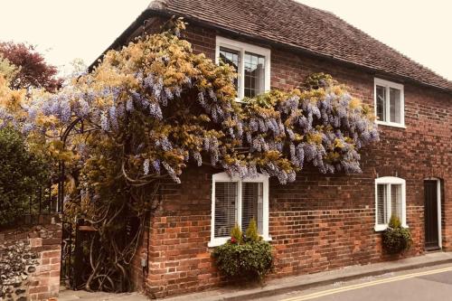 Wisteria Cottage