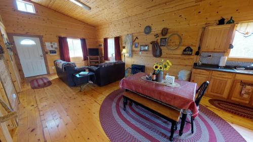 B&B Monticello - Ranch Mountain Cabin, Stunning! BBQ, Campfire, Hiking - Bed and Breakfast Monticello