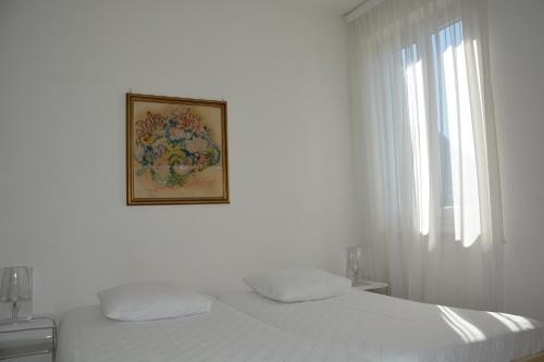 Double or Twin Room image 4