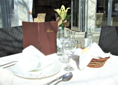Hotel Central Slavonski Brod - image 3