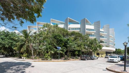 Breathtaking 2BR apartment with partial sea view by Happy Address