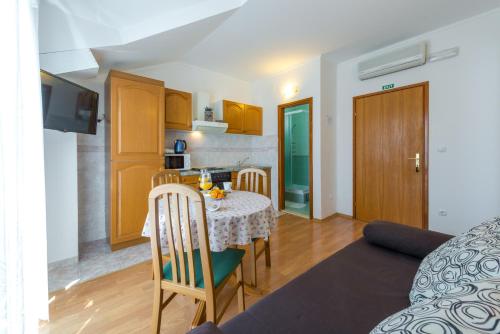 Villa Adria Apartments 4