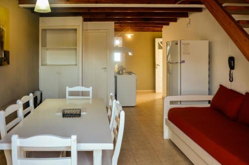 2 bedrooms, 6 beds