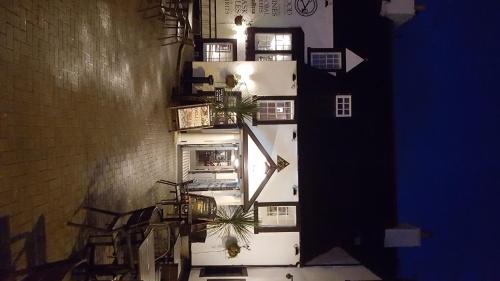 The Cross Keys Wetherspoon - image 11