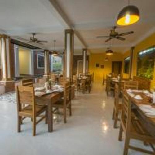 Φαγητό και ποτό, Hotel Queen Jamadevi in Μόλαμίε