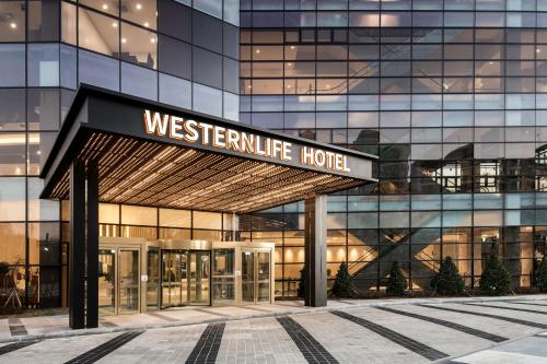 Westernlife Hotel - Photo 3 of 50