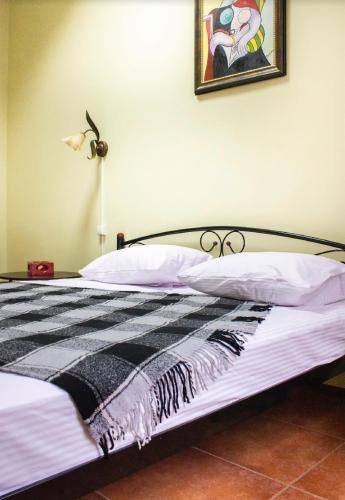 1 queen bed