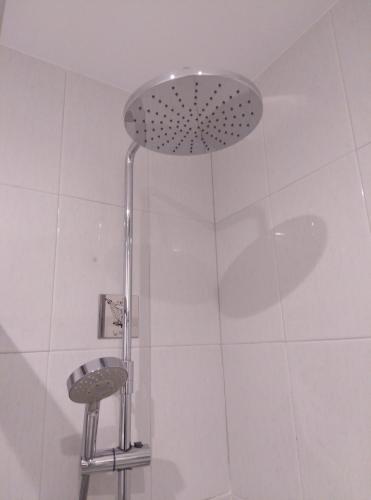 Budget Single Room image 3