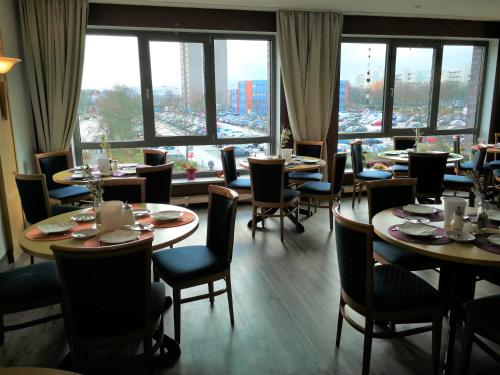 Étterem, Hotel NEAR BY in Laatzen